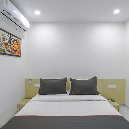 Hotel O La Veera Ahmedabad Extérieur photo
