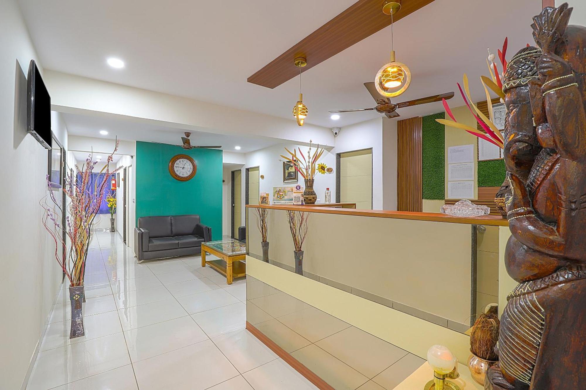 Hotel O La Veera Ahmedabad Extérieur photo