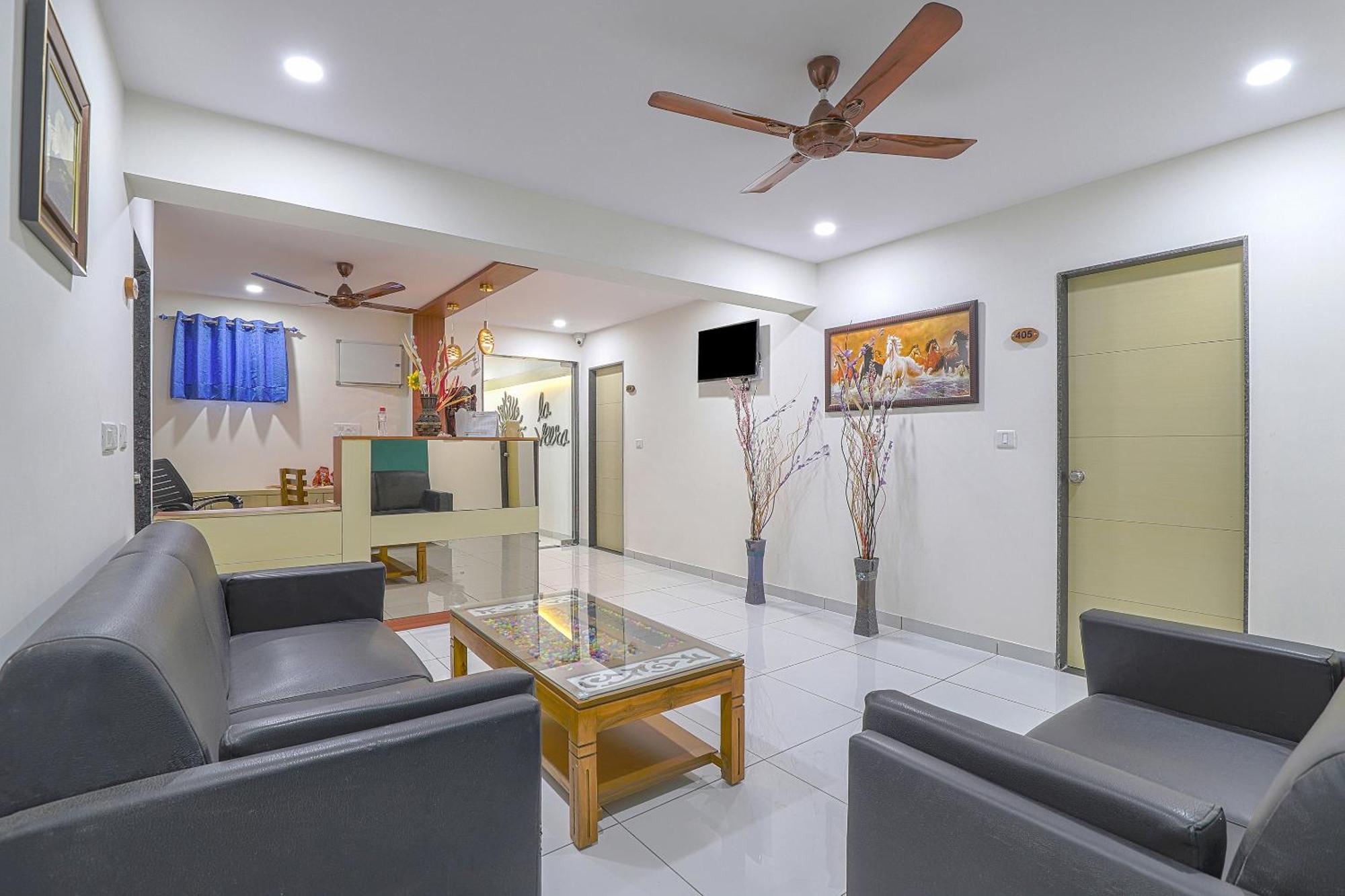 Hotel O La Veera Ahmedabad Extérieur photo