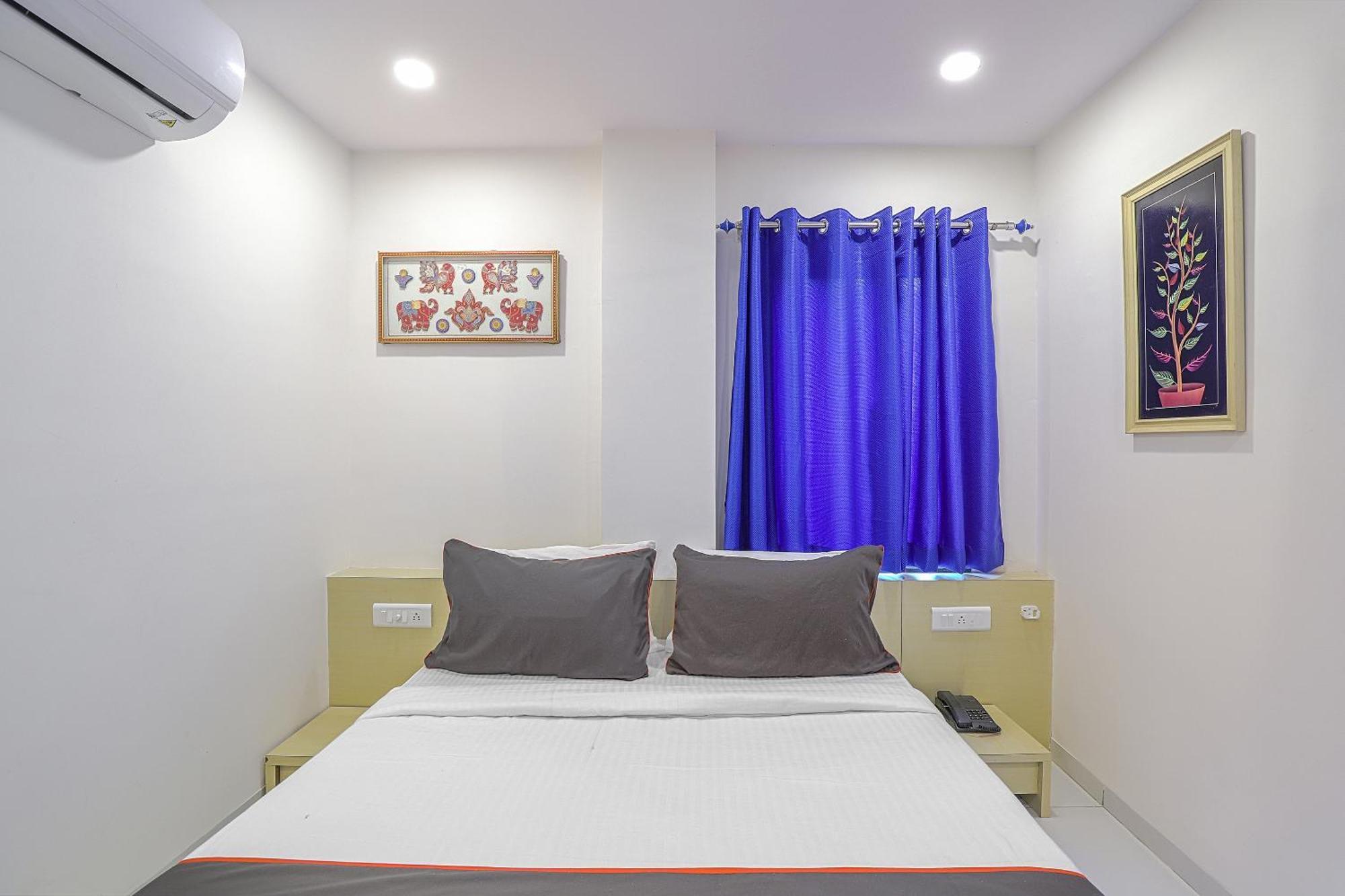 Hotel O La Veera Ahmedabad Extérieur photo