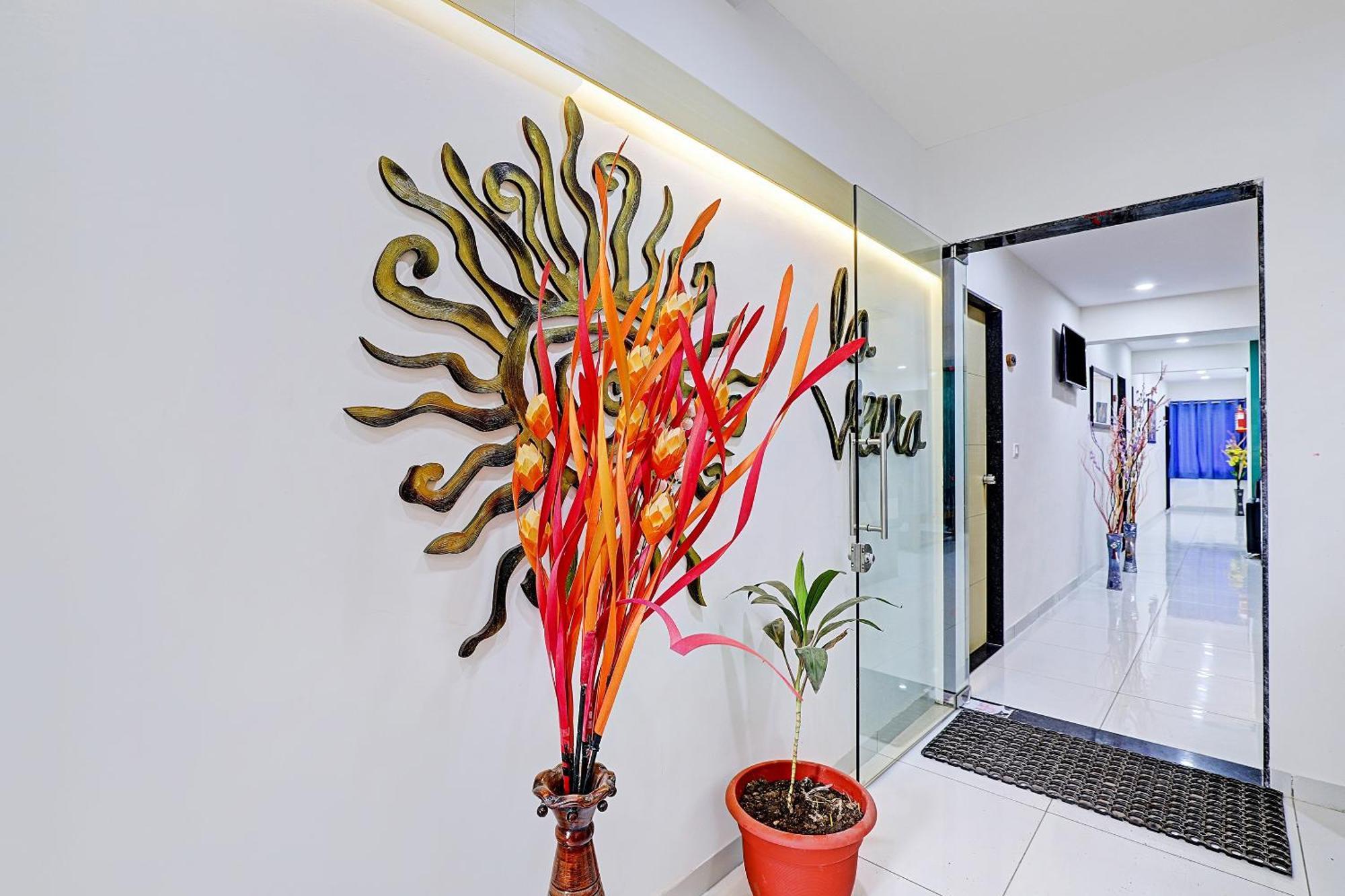 Hotel O La Veera Ahmedabad Extérieur photo